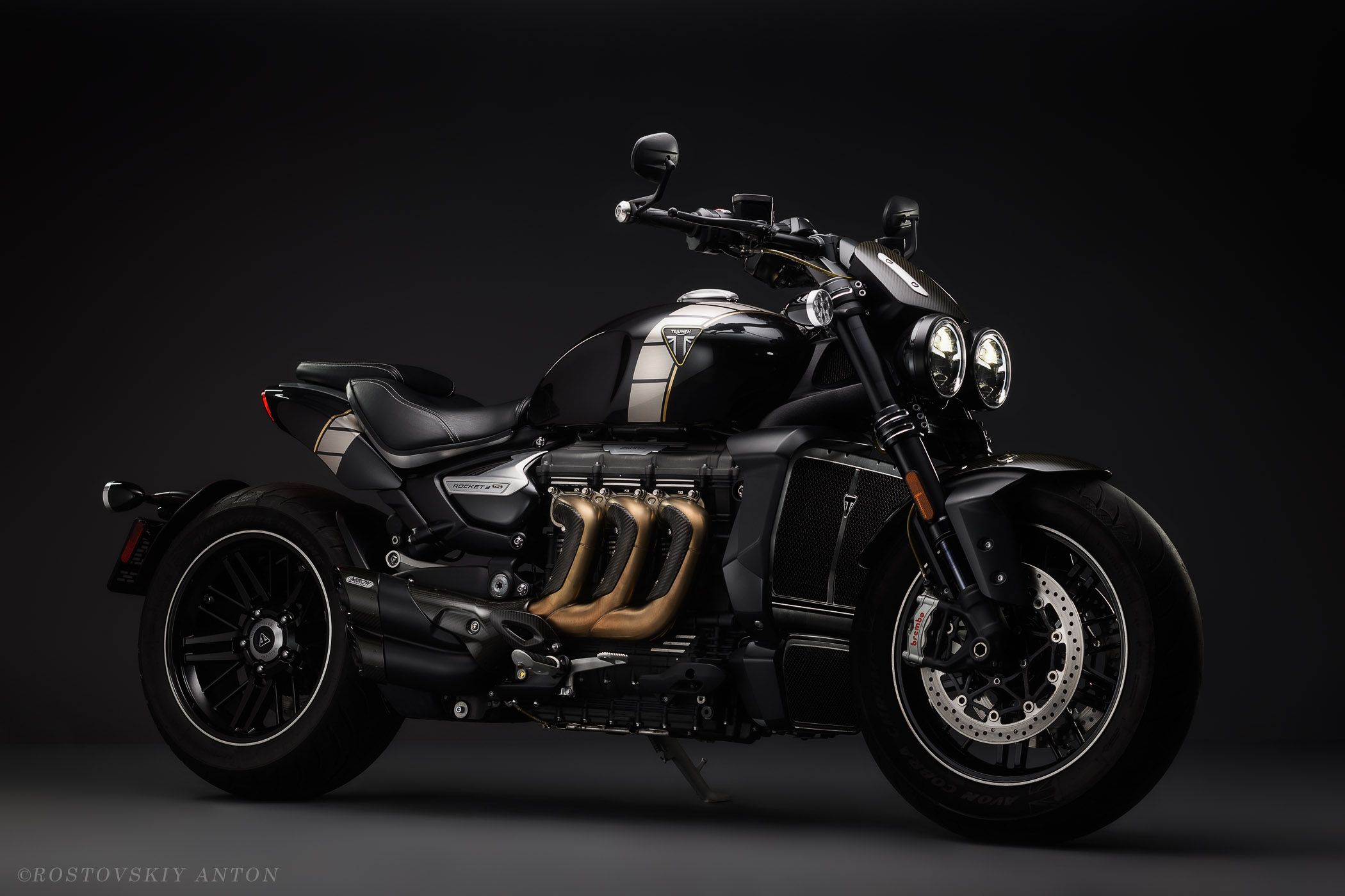 фотосъёмка мотоцикла triumph rocket 3 в студии